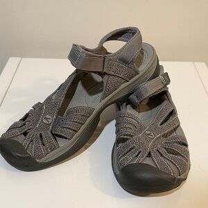 Keen Women's Rose Gargoyle/Raven Grey Sandals size 8.5  NWOT